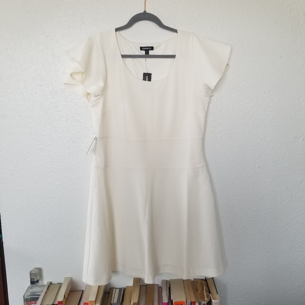 Express fit and flare flutter sleeve dress - Picture 5 of 8